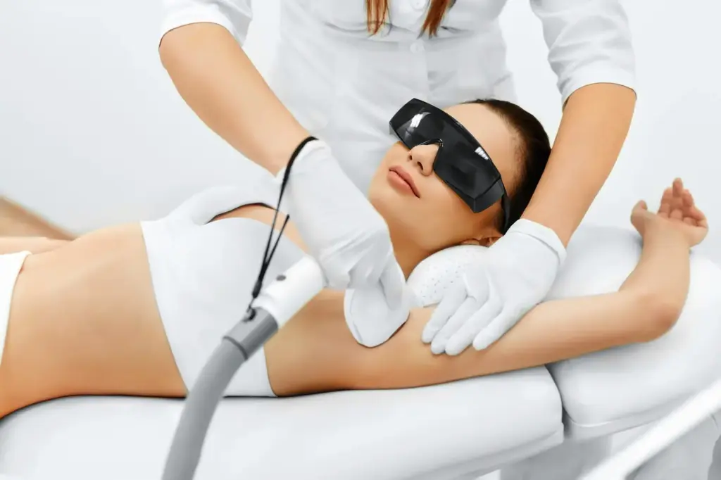 Waxing Hair Removal vs Shaving